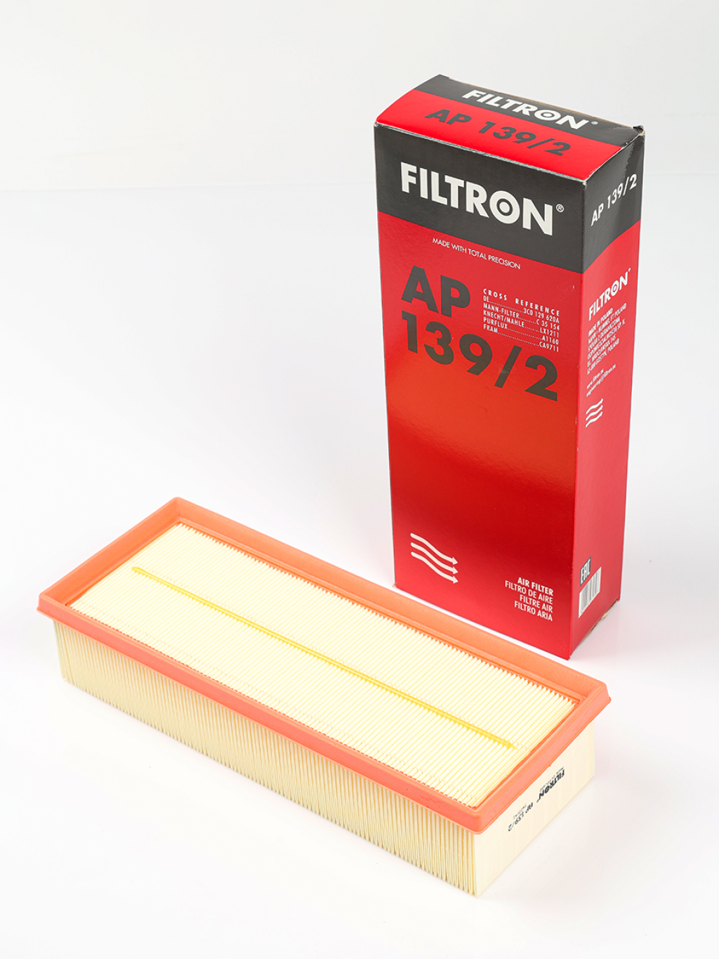 ФИЛЬТР ВОЗДУШНЫЙ VOLKSWAGEN GOLF V AUDI A3 03-