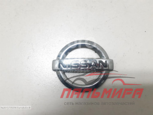 (!!!) ЭМБЛЕМА КРЫШКИ БАГАЖНИКА NISSAN ПЛАСТИК