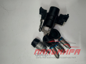 ЗАМОК ДВЕРИ  ЛИЧИНКИ И КЛЮЧИ A11-8CB6105H4 || CHERY A118CB6105H4