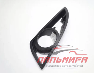 РЕШЕТКА БАМПЕРА ПЕРЕДНЯЯ ЛЕВАЯ GEELY 1018002984