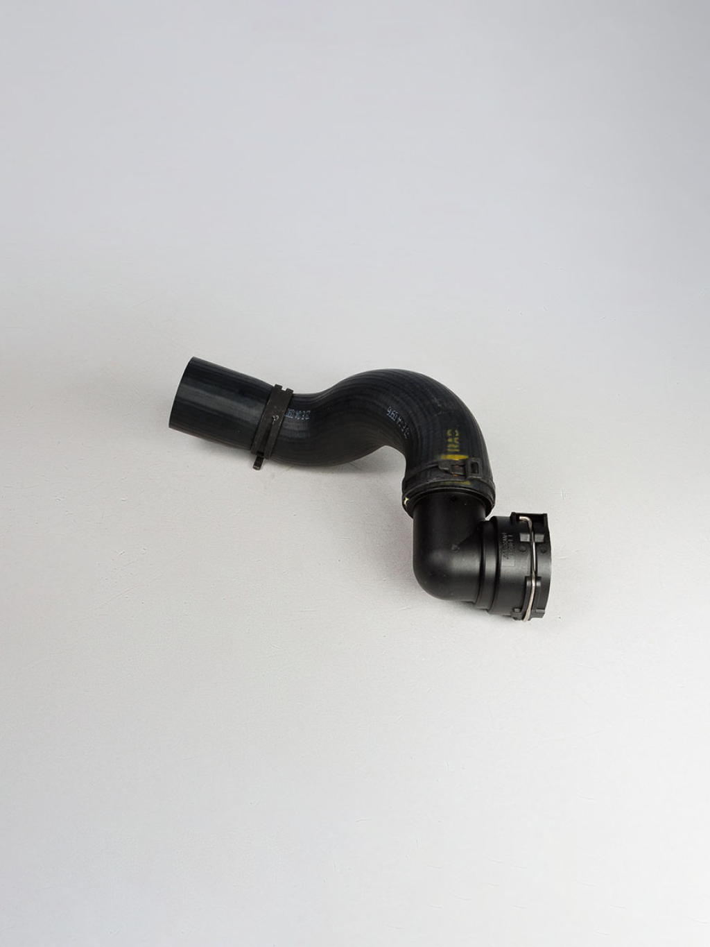 ШЛАНГ РАДИАТОРА ПРАВЫЙ