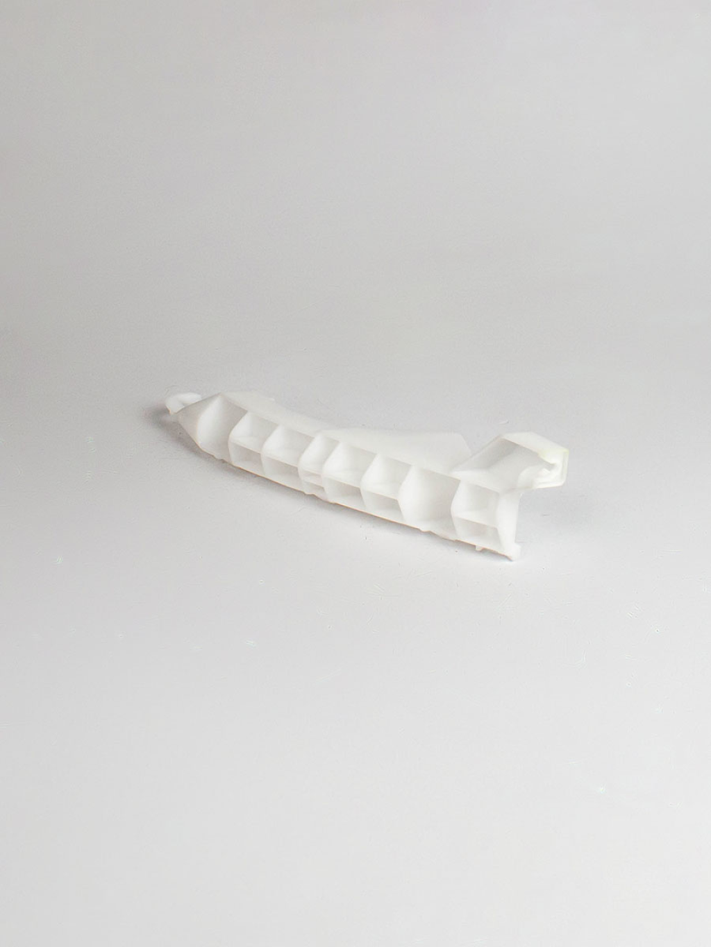 КРОНШТЕЙН ПЕРЕДНЕГО БАМПЕРА ЛЕВЫЙ MN146319