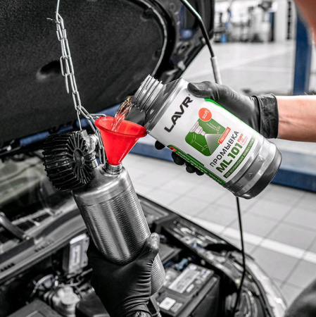 ПРОМЫВКА ИНЖЕКТОРНЫХ СИСТЕМ "LAVR" ML101 EURO INJECTION SYSTEM PURGE 1000МЛ
