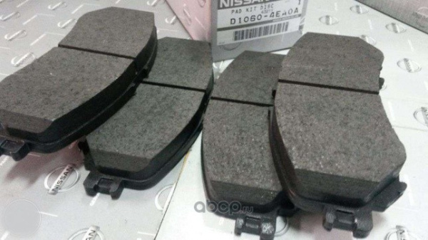КОЛОДКИ ТОРМОЗНЫЕ ПЕРЕДНИЕ D10604EA0A
