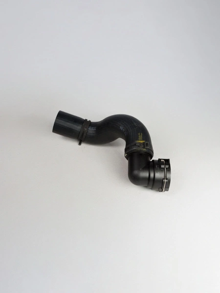 ШЛАНГ РАДИАТОРА ПРАВЫЙ